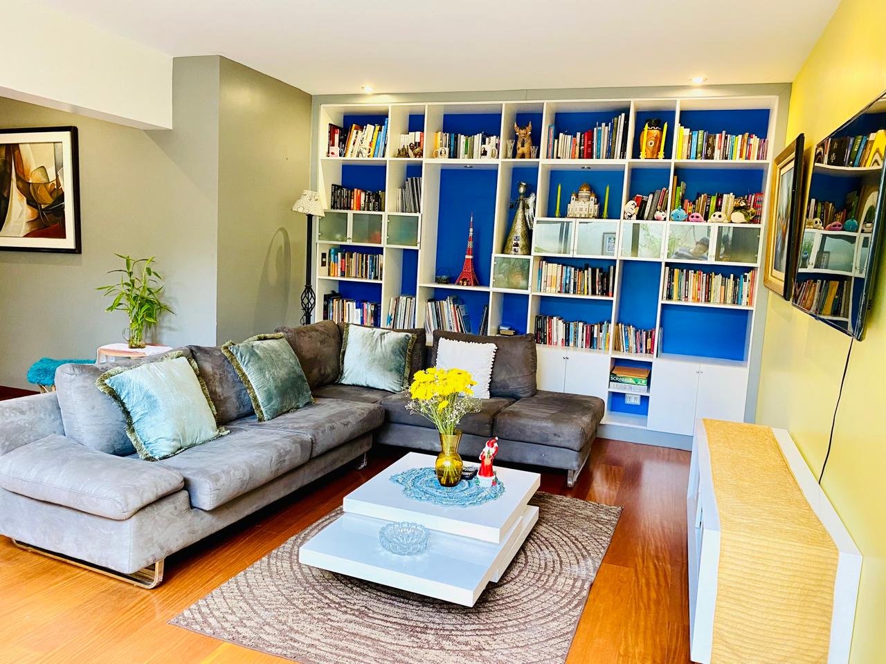 104 Miraflores - Terc: Rossana